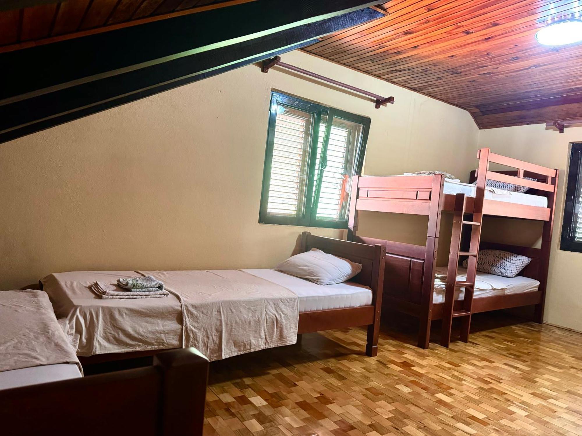 Kotorhostelito Luaran gambar