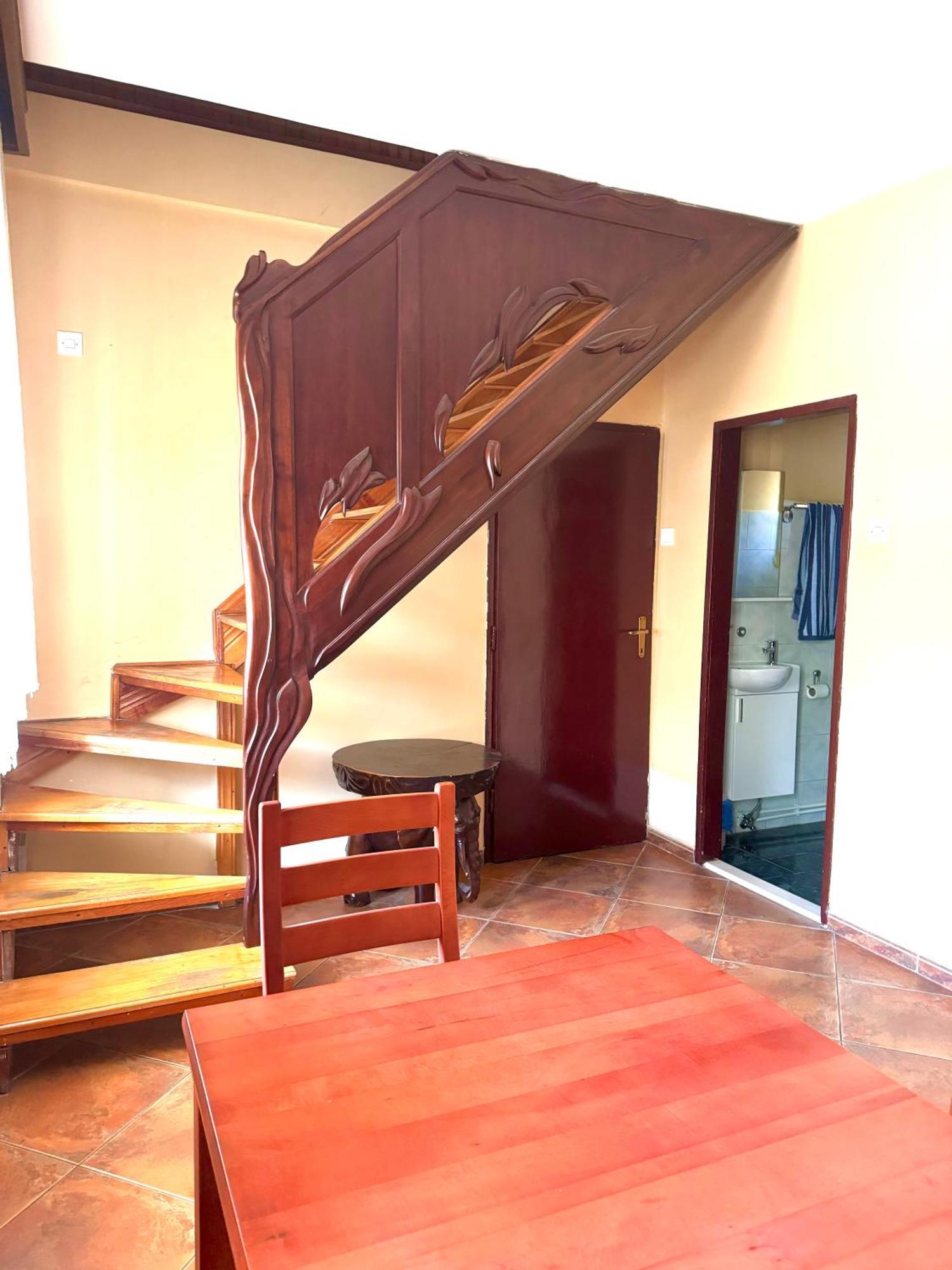 Kotorhostelito Luaran gambar