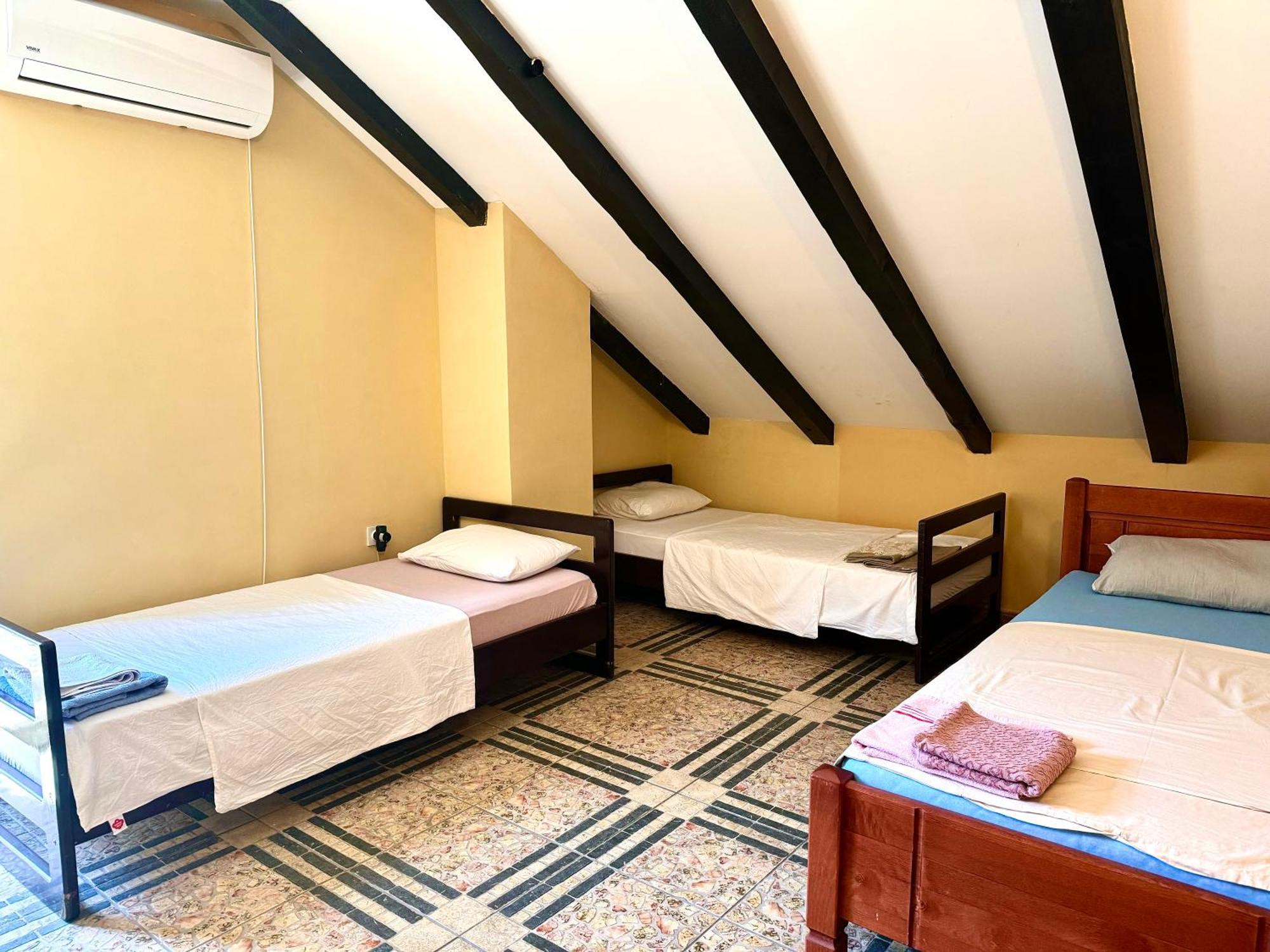 Kotorhostelito Luaran gambar
