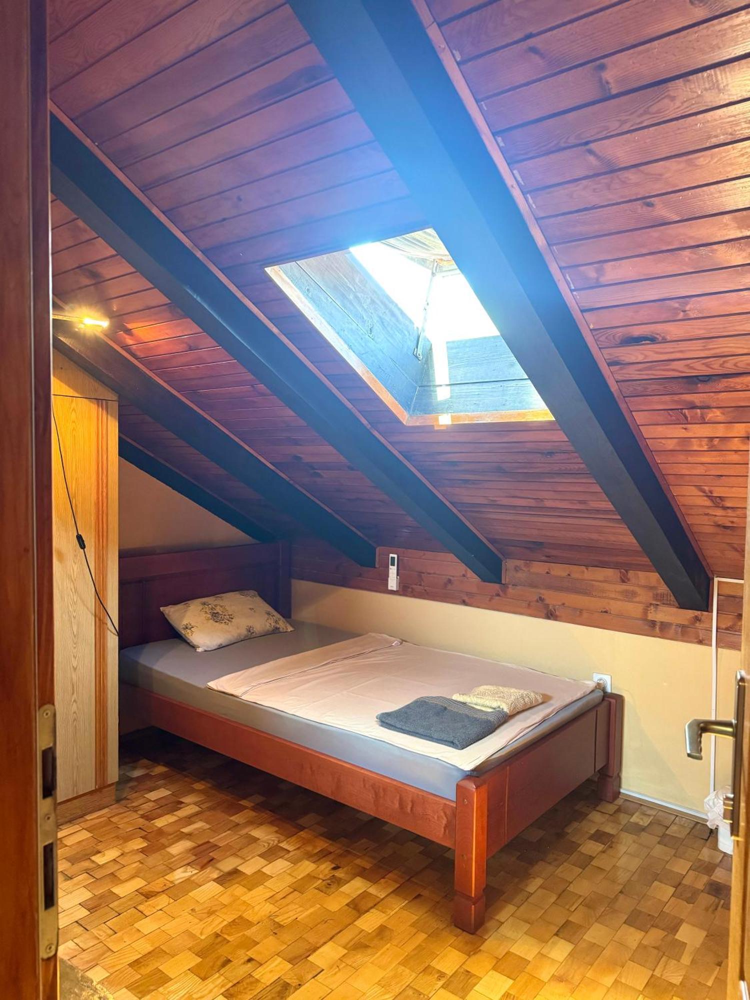 Kotorhostelito Luaran gambar