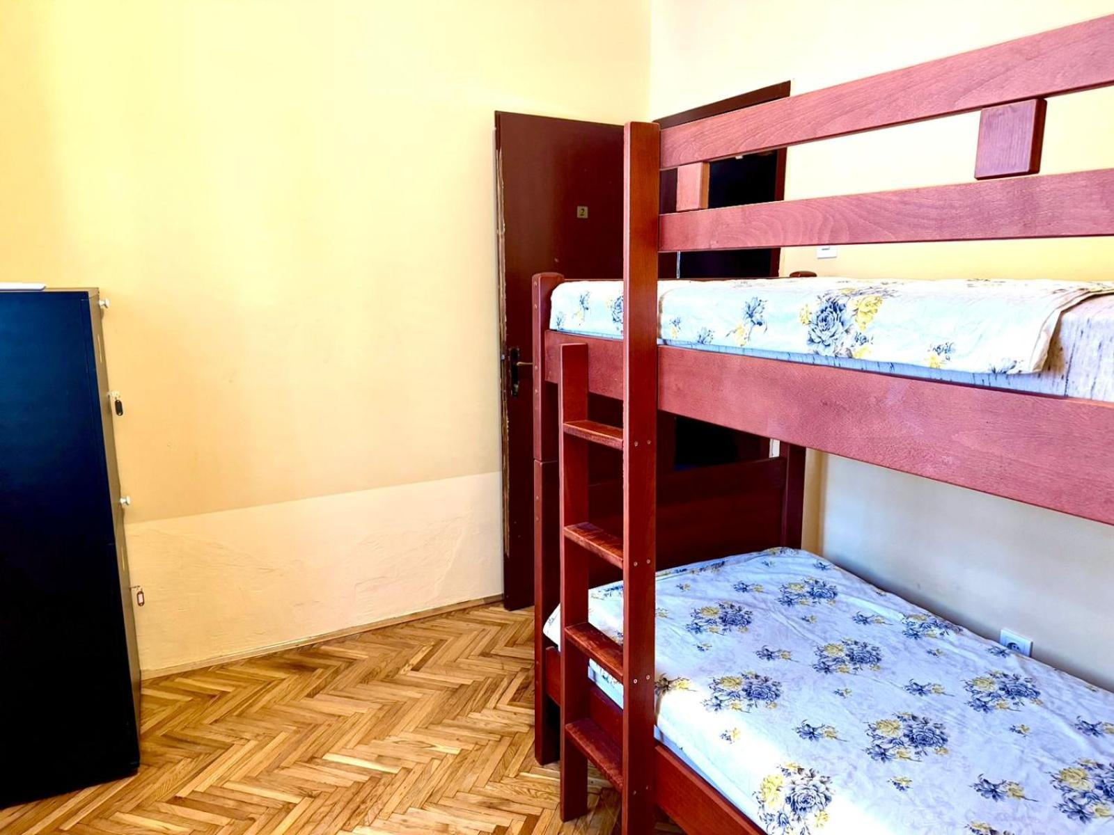 Kotorhostelito Luaran gambar