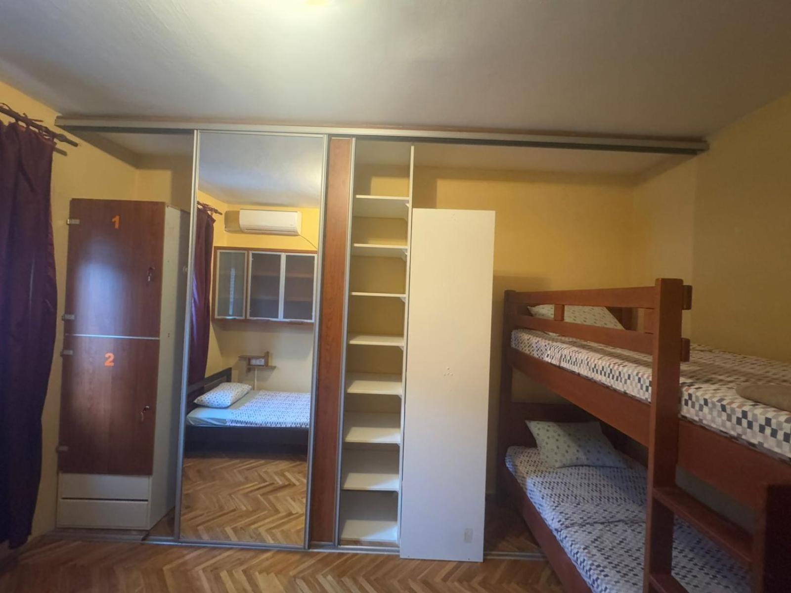 Kotorhostelito Luaran gambar