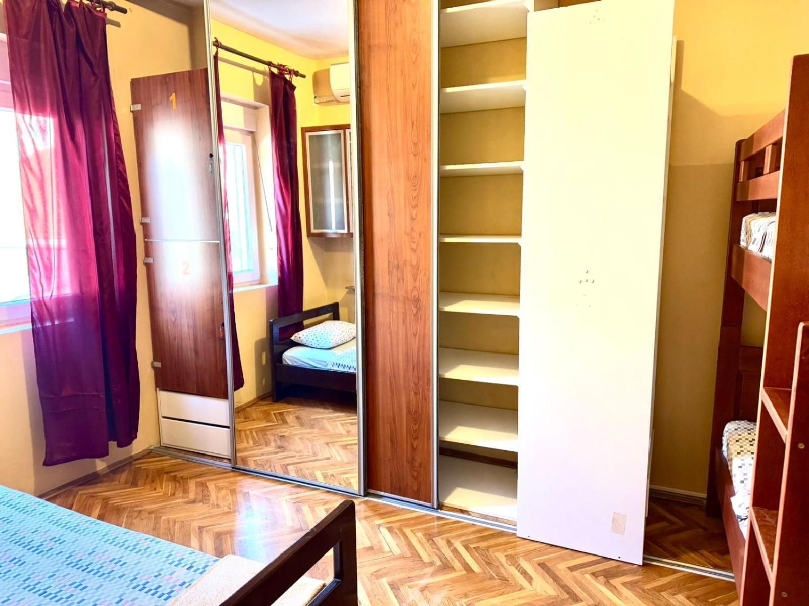 Kotorhostelito Luaran gambar