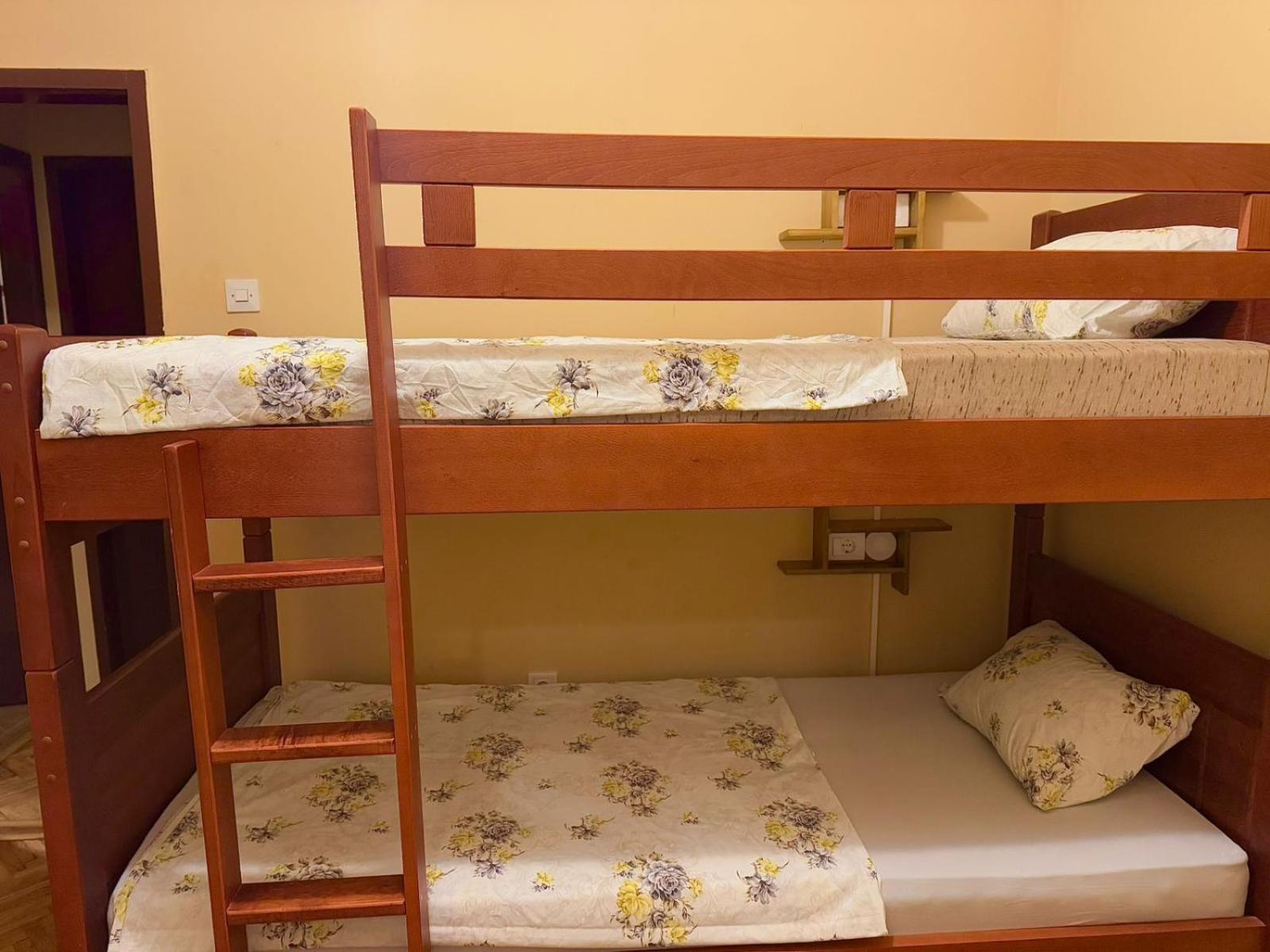 Kotorhostelito Luaran gambar